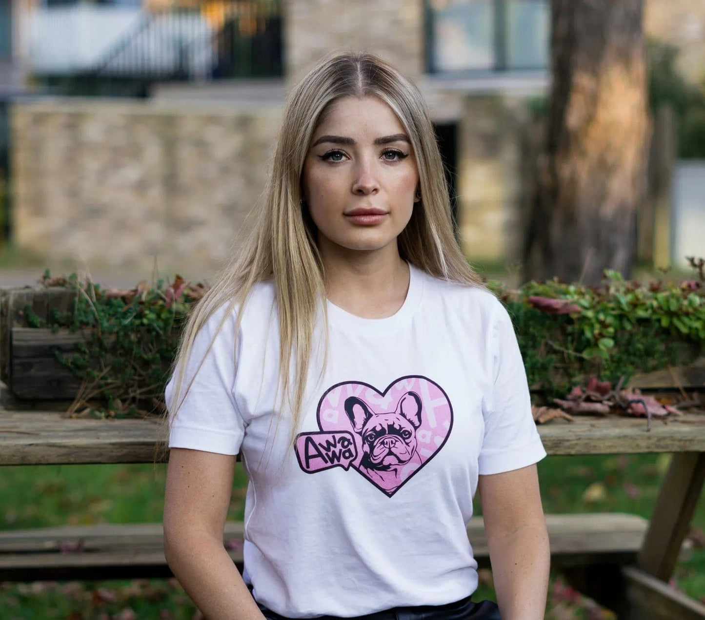 Camiseta Longa Feminina Frenchie Coração Rosa