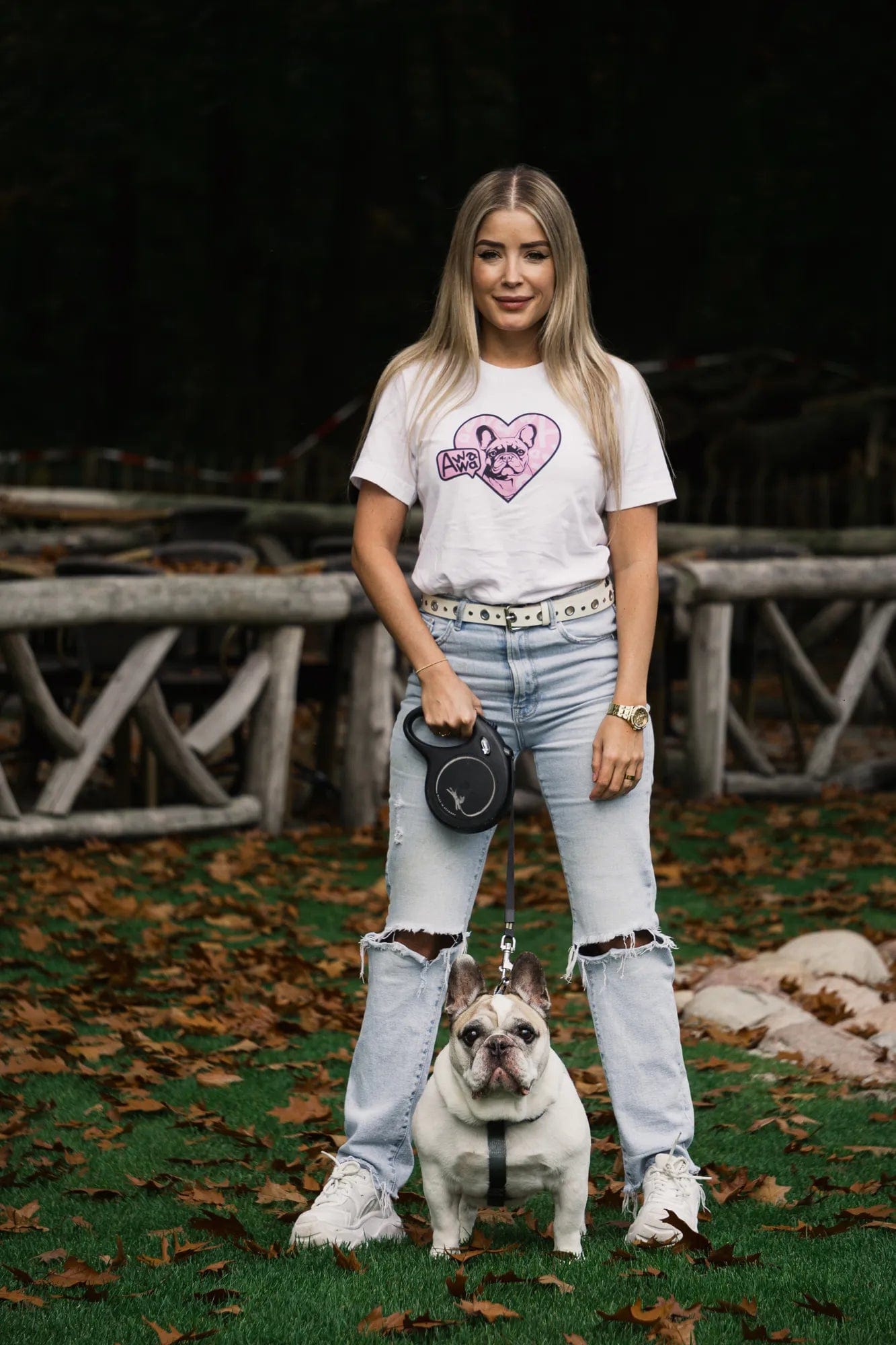 Camiseta Longa Feminina Frenchie Coração Rosa